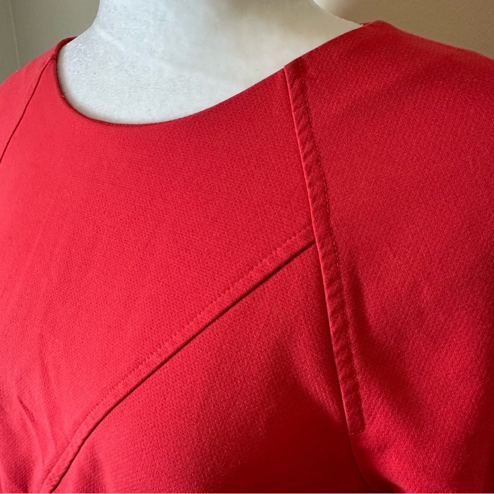 Shoshanna Very Flattering Red Sheath Dress with Seam Details - Size 12 - Picture 4 of 11